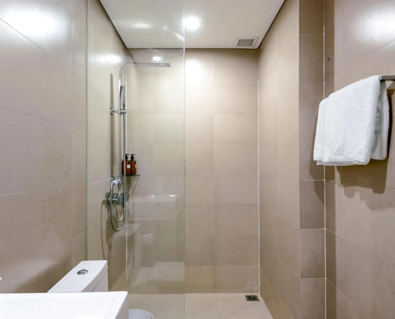 A La Carte Beach Hotel Apartment - Free Airport Pickup Da Nang 0*,  Vietnam