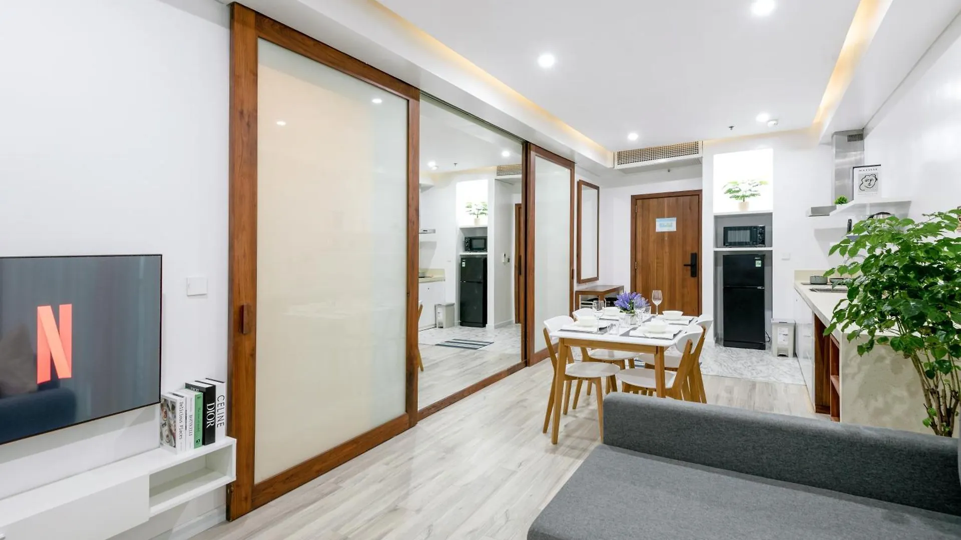 A La Carte Beach Hotel Apartment - Free Airport Pickup Da Nang 0*,  Vietnam